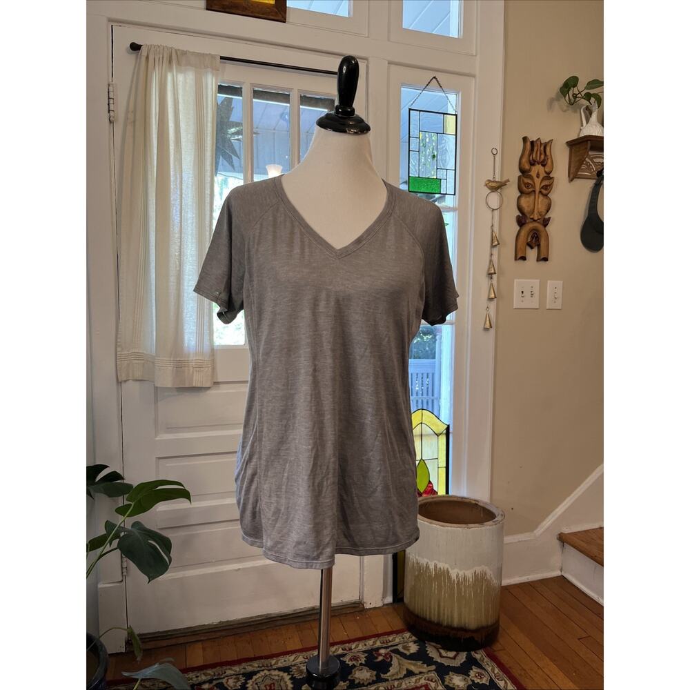 REI Size XL Women Gray Stretch V Neck Short Sleeve Athletic Hike T-Shirt Tencel